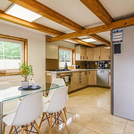 In With Kitchen Czarny Mlyn